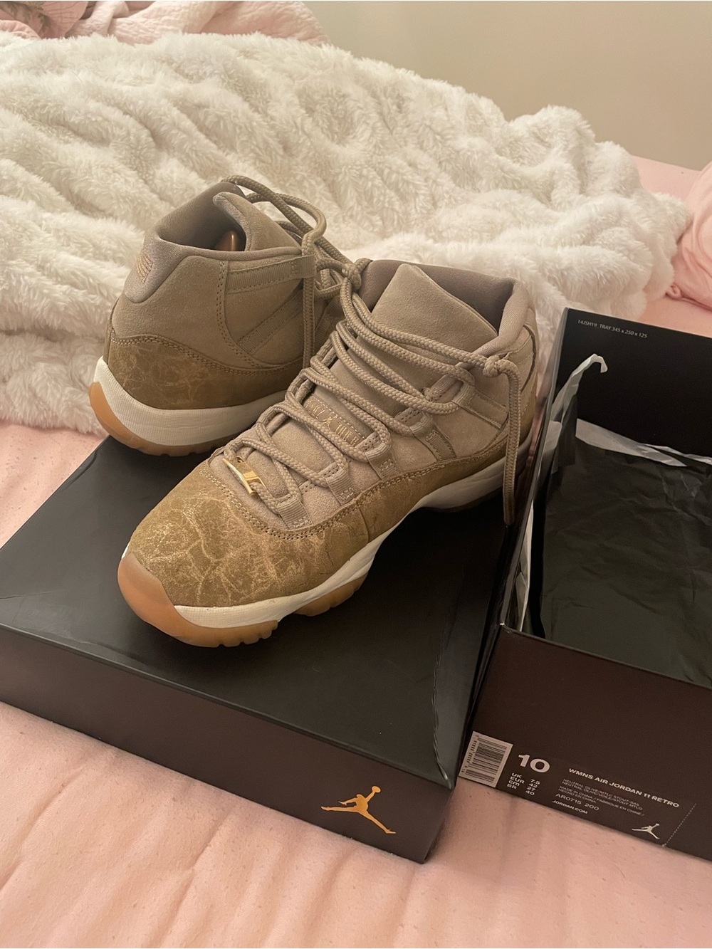 Jordan Women's Retro Sneakers in Olive and Gum